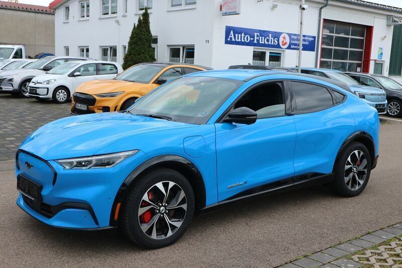 Blau Gebraucht 2024 Ford Mustang Mach-E Extended Range SUV | 39.999 € (Superpreis) - Bild 1/4