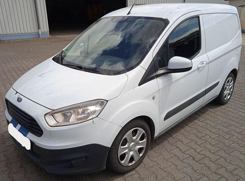 Weiß Gebraucht 2015 Ford Tourneo Courier Van / Kleinbus | 4.950 € (Fairer Preis) - Bild 1/4