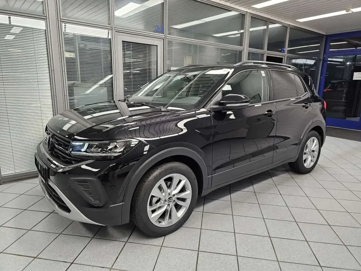Neu VW T-Cross Life 150 PS (110 kW) 2026 Deepblackperl. SUV