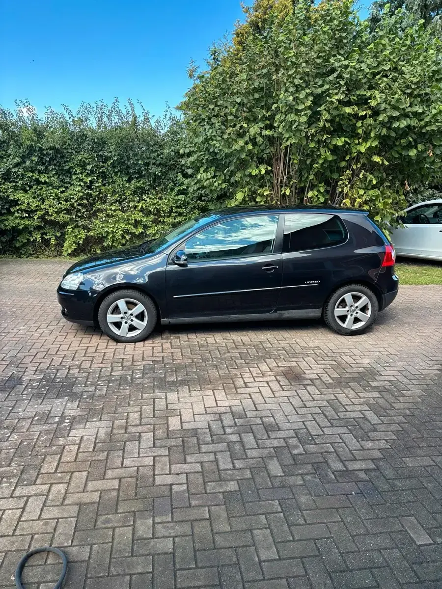 Gebraucht VW Golf VI United 80 PS (58 kW) 2008 Schwarz Kleinwagen