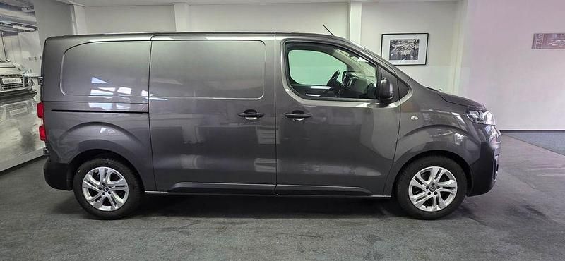 Grau Gebraucht 2022 Opel Vivaro Van | 16.900 € (Superpreis) - Bild 1/4
