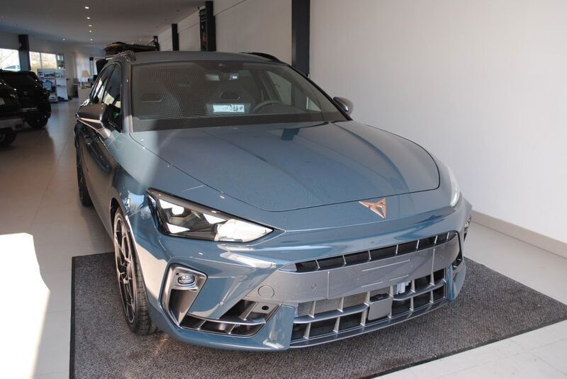 Neu Cupra Leon VZ 333 PS (244 kW) 2025 Blau Limousine