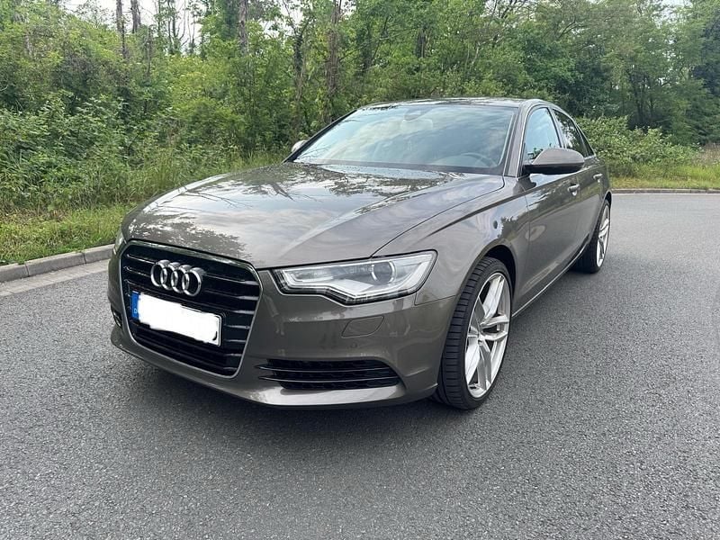 Grau Gebraucht 2012 Audi A6 Limousine | 13.000 € (Fairer Preis) - Bild 1/4