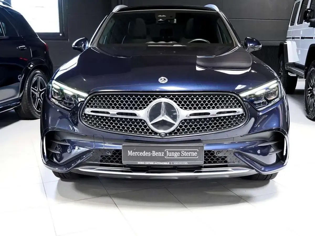 Gebraucht Mercedes GLC300 AMG 269 PS (197 kW) 2023 Nautikblau metallic SUV