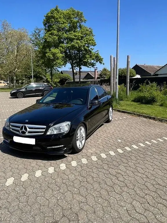 Gebraucht Mercedes C250 Elegance 204 PS (150 kW) 2011 Schwarz Limousine