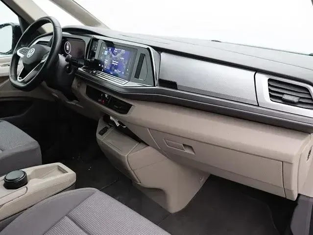 Gebraucht VW Multivan 150 PS (110 kW) 2025 Weiß Van / Kleinbus