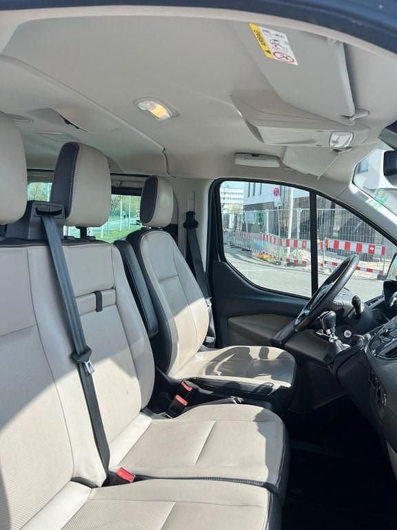 Gebraucht Ford Tourneo 170 PS (125 kW) 2016 Schwarz Van / Kleinbus