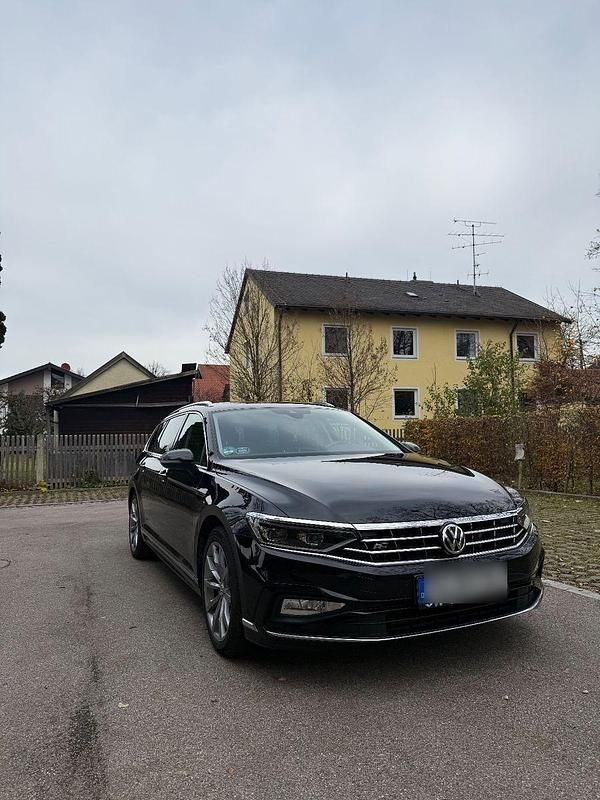 Schwarz Gebraucht 2020 VW Passat Highline Kombi | 19.999 € (Guter Preis) - Bild 1/4