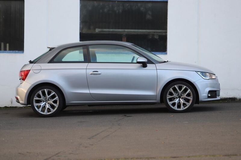 Gebraucht Audi A1 Ambiente 125 PS (91 kW) 2015 Silber Kleinwagen