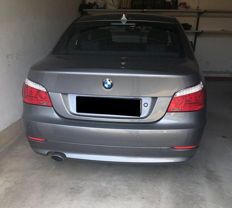 Gebraucht BMW 520 177 PS (130 kW) 2009 Grau Limousine