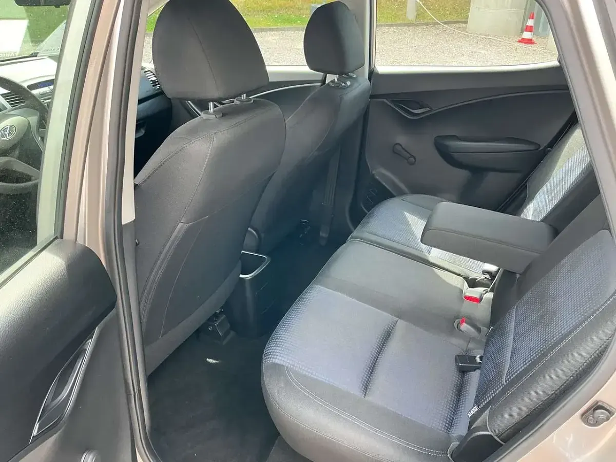 Gebraucht Hyundai ix20 Classic 90 PS (66 kW) 2017 White sand / met Kleinwagen