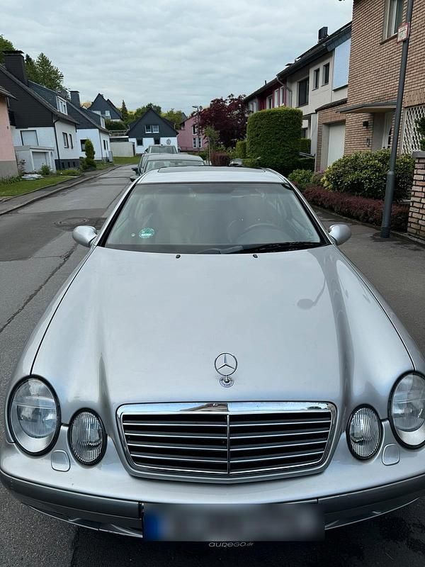 Silber Gebraucht 1998 Mercedes CLK320 | 7.000 € (Fairer Preis) - Bild 1/4