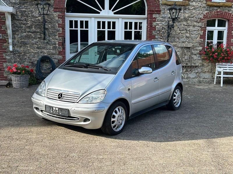 Silber Gebraucht 2004 Mercedes A160 Elegance Van / Kleinbus | 1.400 € (Fairer Preis) - Bild 1/4