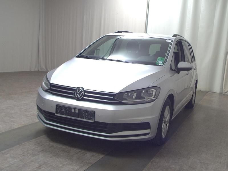Gebraucht VW Touran Comfortline 150 PS (110 kW) 2021 Silber Van / Kleinbus