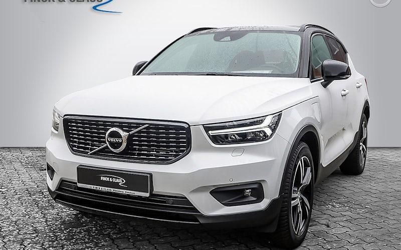 Crystal weiss Gebraucht 2021 Volvo XC40 R-Design SUV | 27.790 € (Fairer Preis) - Bild 1/4