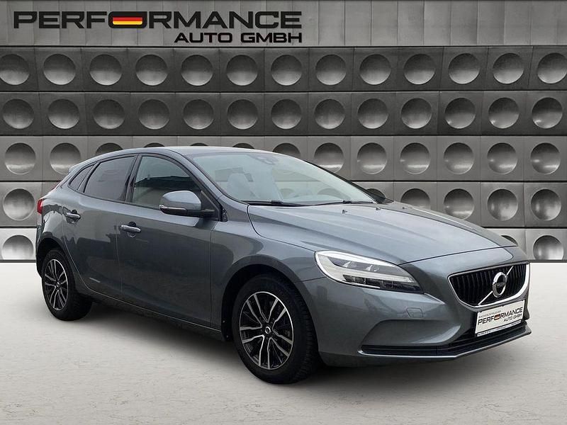 Grau Gebraucht 2018 Volvo V40 Kombi | 14.999 € (Fairer Preis) - Bild 1/4
