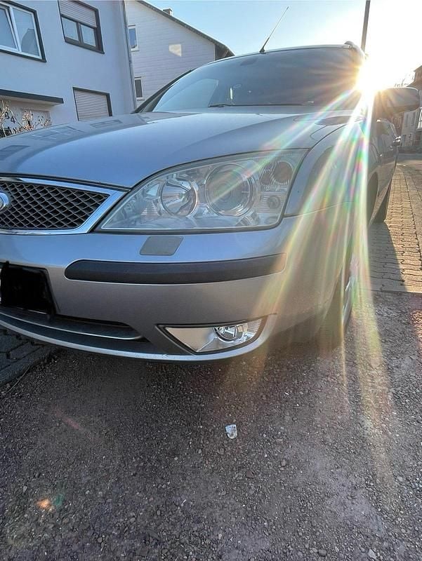 Gebraucht Ford Mondeo 146 PS (107 kW) 2004 Kombi