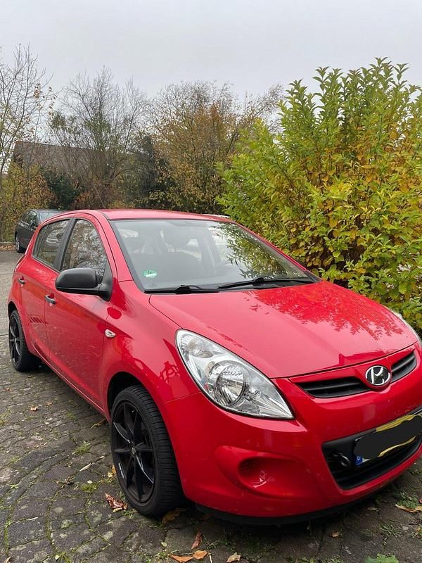Rot Gebraucht 2009 Hyundai i20 Kleinwagen | 2.400 € (Guter Preis) - Bild 1/4