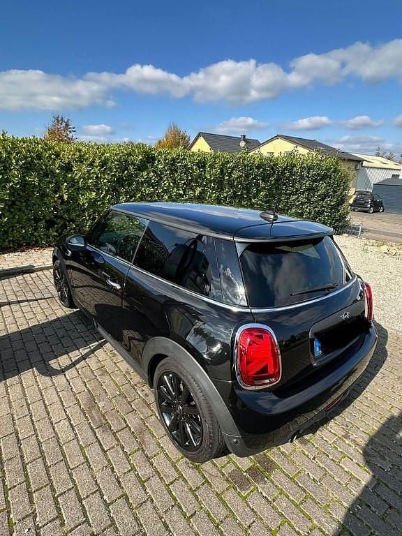 Gebraucht Mini ONE 75 PS (55 kW) 2018 Schwarz Kleinwagen