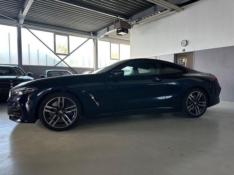 Używany BMW M850 Performance 530 KM (389 kW) 2024 Niebieski Coupe