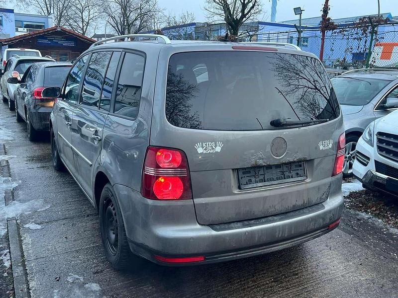 Gebraucht VW Touran Highline 140 PS (102 kW) 2009 Slate grey metallic Van / Kleinbus