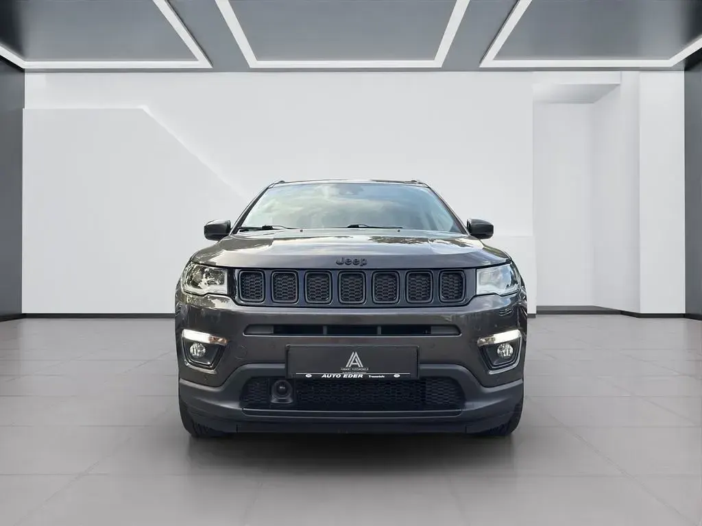 Gebraucht Jeep Compass Limited 140 PS (102 kW) 2018 Grau SUV