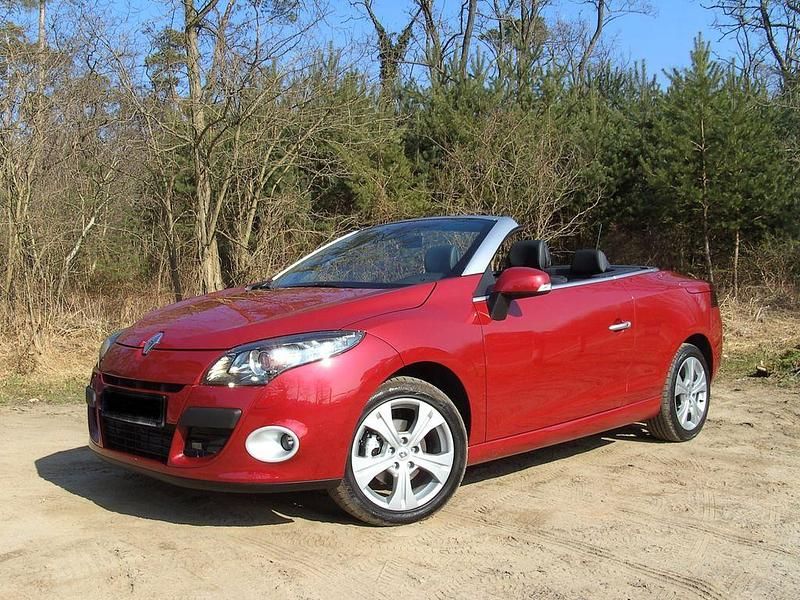 Gebraucht Renault Mégane Cabriolet Dynamique 140 PS (102 kW) 2011 Rot Cabrio