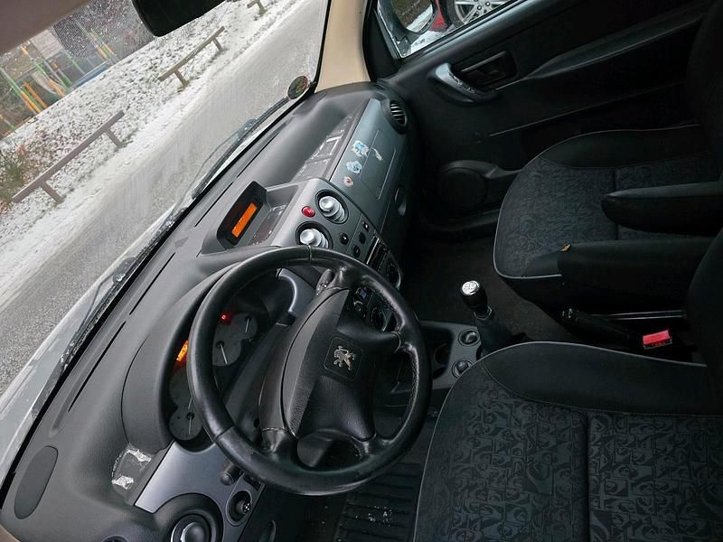 Gebraucht Peugeot Partner 90 PS (66 kW) 2005 Silber Van / Kleinbus
