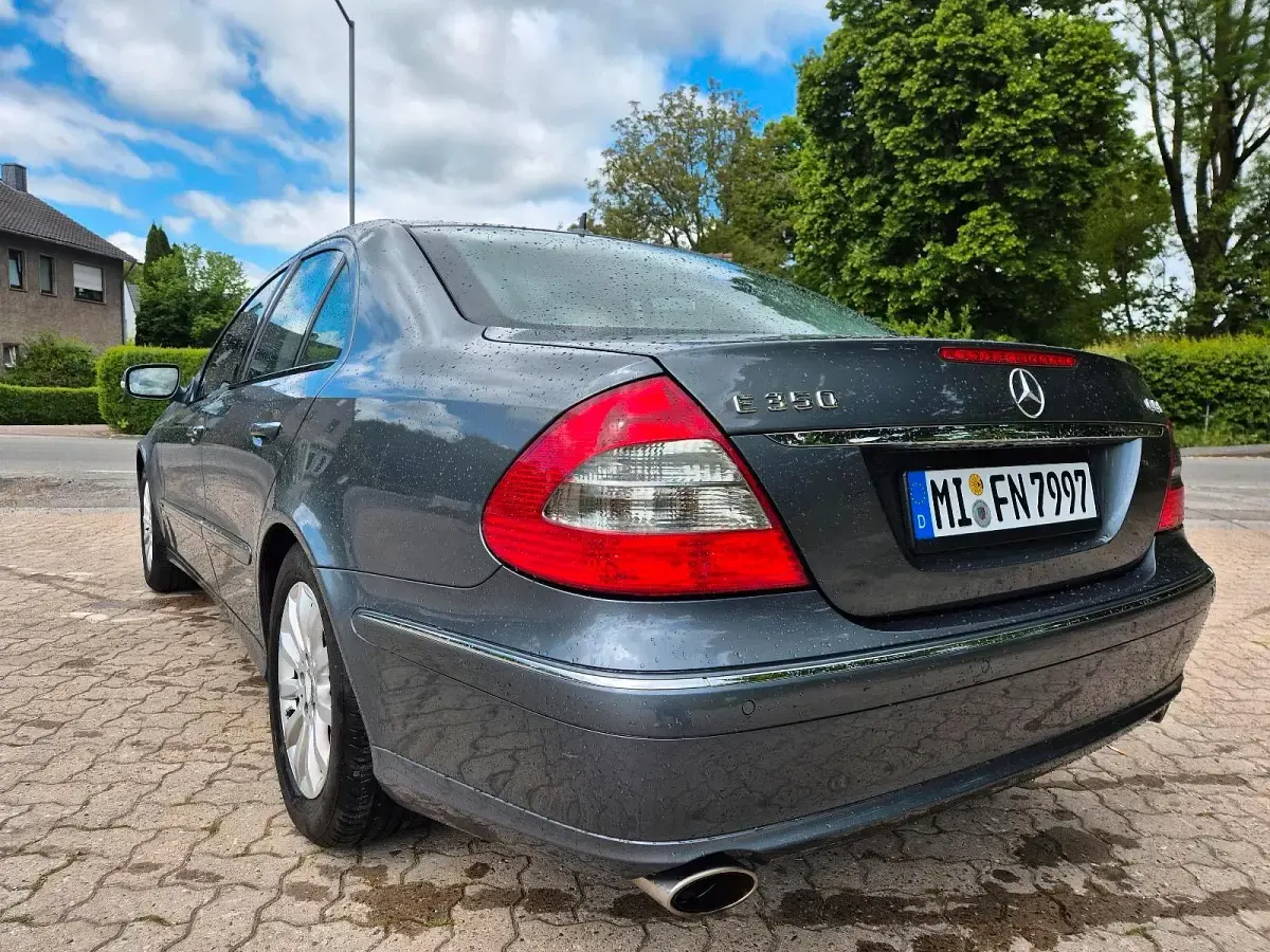 Gebraucht Mercedes E350 Elegance 292 PS (214 kW) 2008 Grau Limousine
