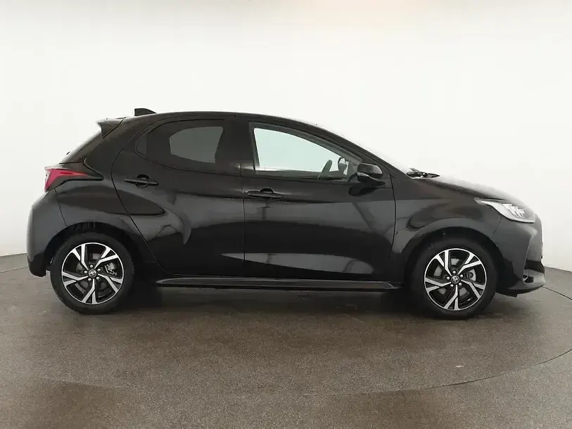 Gebraucht Toyota Yaris Hybrid 116 PS (85 kW) 2025 Mysticschwarz Limousine