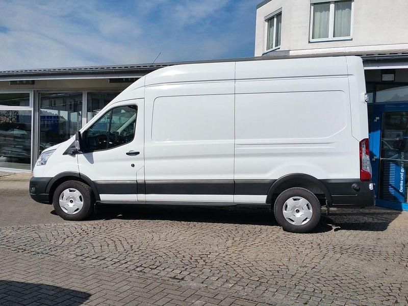 Gebraucht Ford Transit Trend 131 PS (96 kW) 2024 Weiß Van / Kleinbus