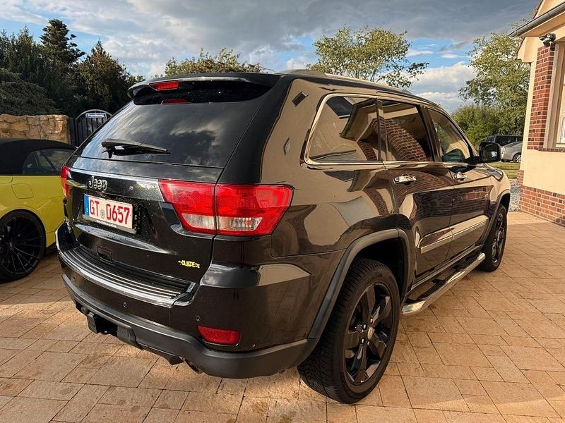 Gebraucht Jeep Grand Cherokee Overland 352 PS (258 kW) 2011 Schwarz SUV