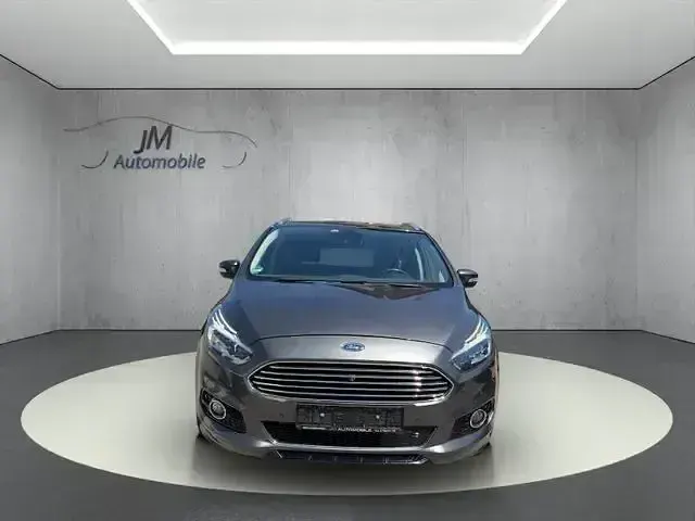 Gebraucht Ford S-MAX Titanium 209 PS (153 kW) 2016 Grau Van / Kleinbus