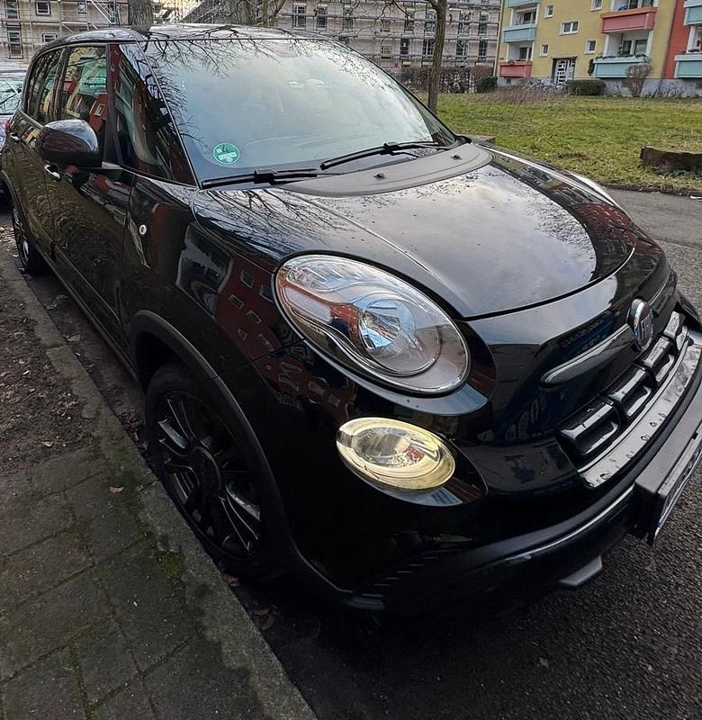 Schwarz Gebraucht 2018 Fiat 500L Cross Van / Kleinbus | 12.500 € (Fairer Preis) - Bild 1/4