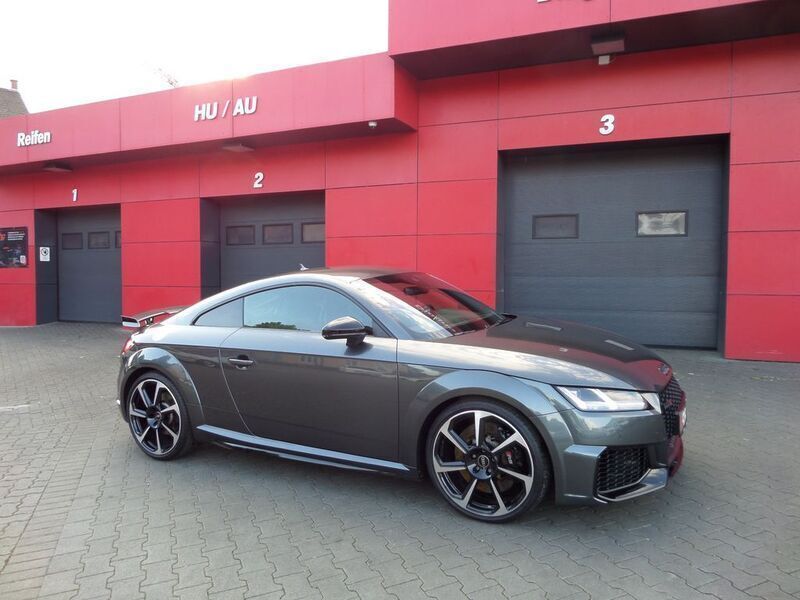 Grau Gebraucht 2022 Audi TT RS Sport Coupé | 51.990 € - Bild 1/4