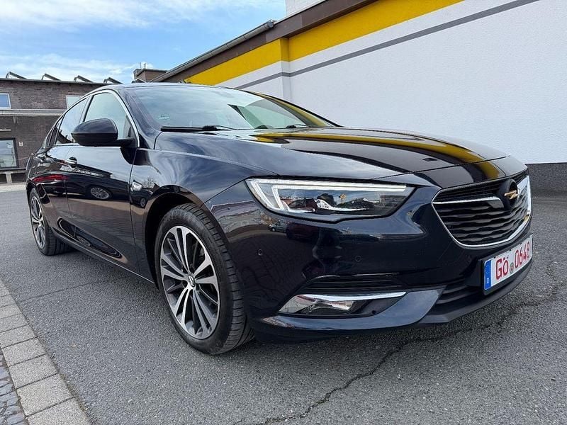 Gebraucht Opel Insignia Innovation 209 PS (153 kW) 2018 Blau Limousine