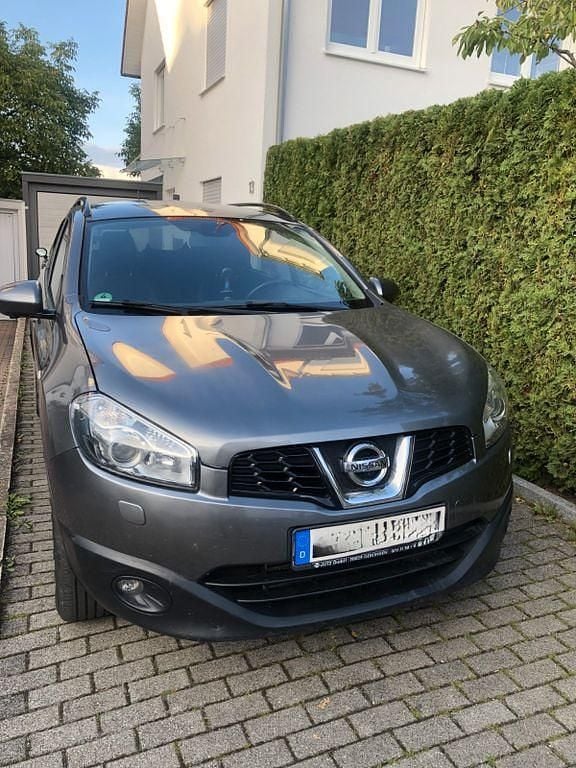 Grau Gebraucht 2013 Nissan Qashqai +2 360º SUV | 8.600 € (Fairer Preis) - Bild 1/4