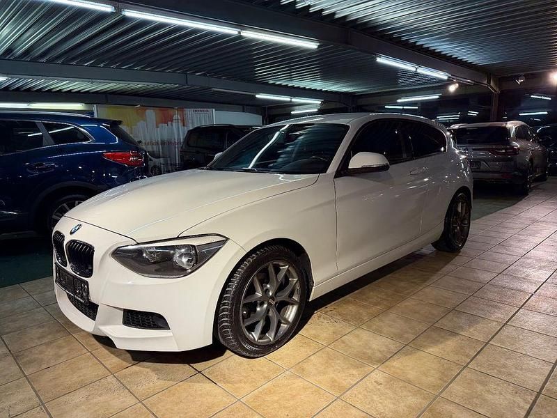 Gebraucht BMW 114 Sport Line 102 PS (75 kW) 2014 Weiß Kleinwagen