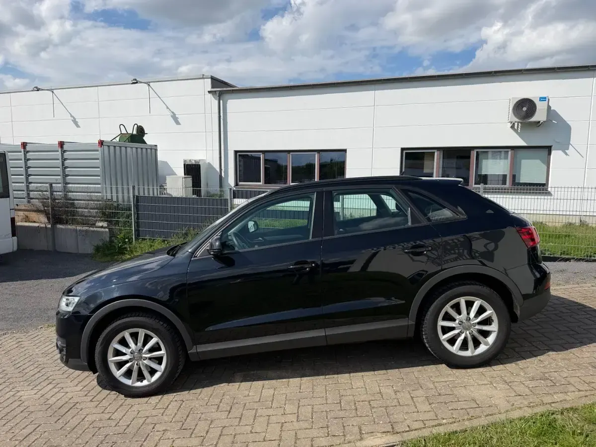 Second-hand Audi Q3 Sport 140 CP (102 kW) 2013 Negru SUV
