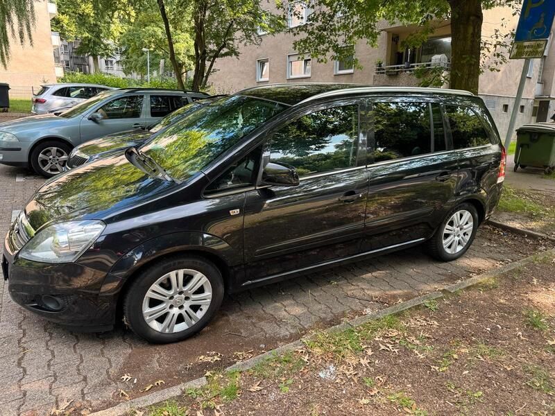 Schwarz Gebraucht 2012 Opel Zafira Van / Kleinbus | 4.990 € (Fairer Preis) - Bild 1/4