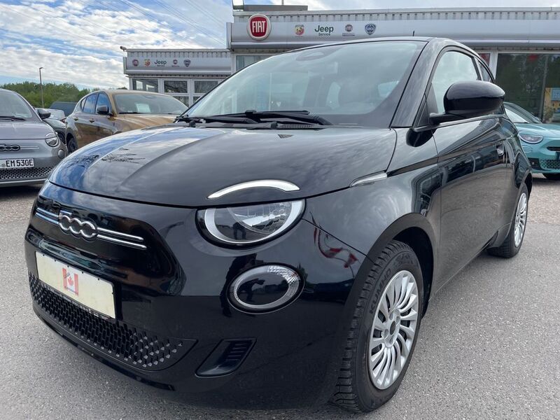 Schwarz Gebraucht 2021 Fiat 500e Action Kleinwagen | 15.700 € - Bild 1/4