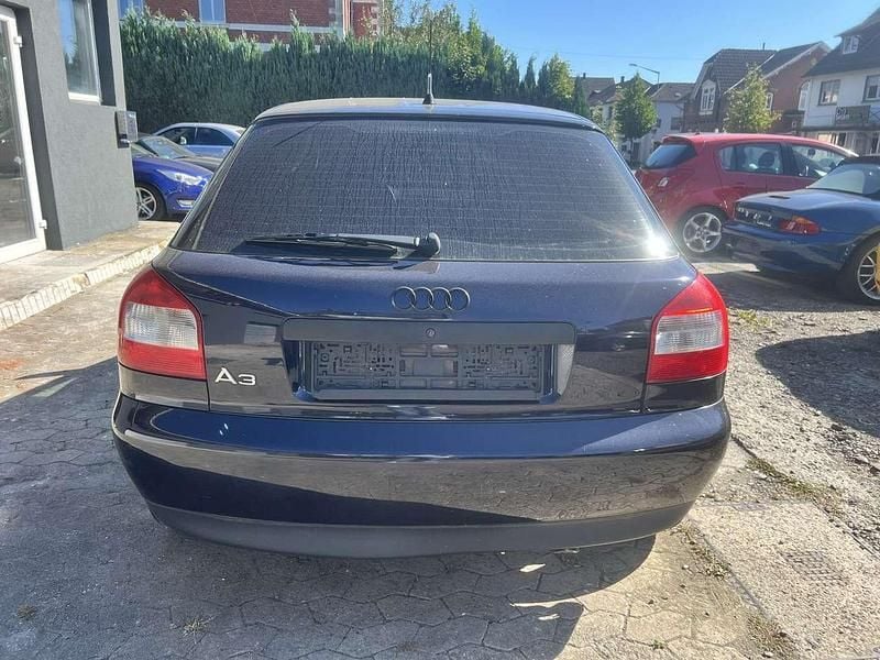 Gebraucht Audi A3 Ambiente 102 PS (75 kW) 2002 Dunkelblau Limousine