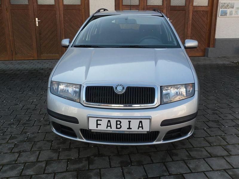 Grau Gebraucht 2007 Skoda Fabia Ambiente Kombi | 1.380 € (Fairer Preis) - Bild 1/4