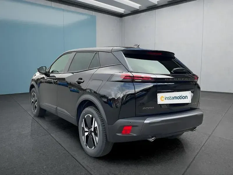Neu Peugeot 2008 145 PS (106 kW) 2025 Schwarz SUV