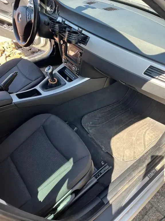 Gebraucht BMW 318 143 PS (105 kW) 2008 Silber Limousine