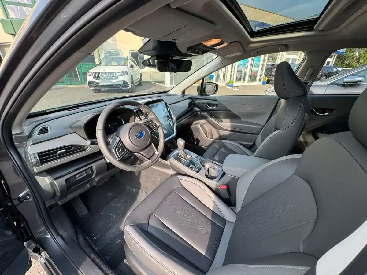 Neu Subaru Crosstrek Premium 136 PS (100 kW) 2025 Grau SUV