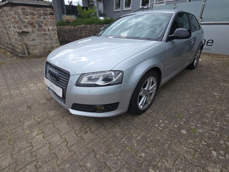 Silber Gebraucht 2009 Audi A3 Ambition Limousine | 5.990 € (Fairer Preis) - Bild 1/4