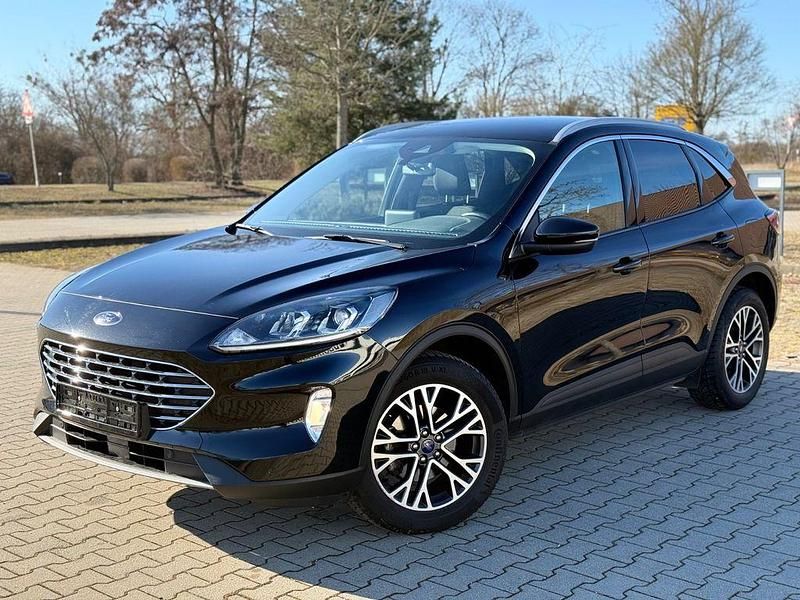 Gebraucht Ford Kuga Titanium 150 PS (110 kW) 2022 Schwarz SUV