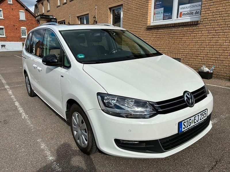 Gebraucht VW Sharan 140 PS (102 kW) 2012 Weiß Van / Kleinbus