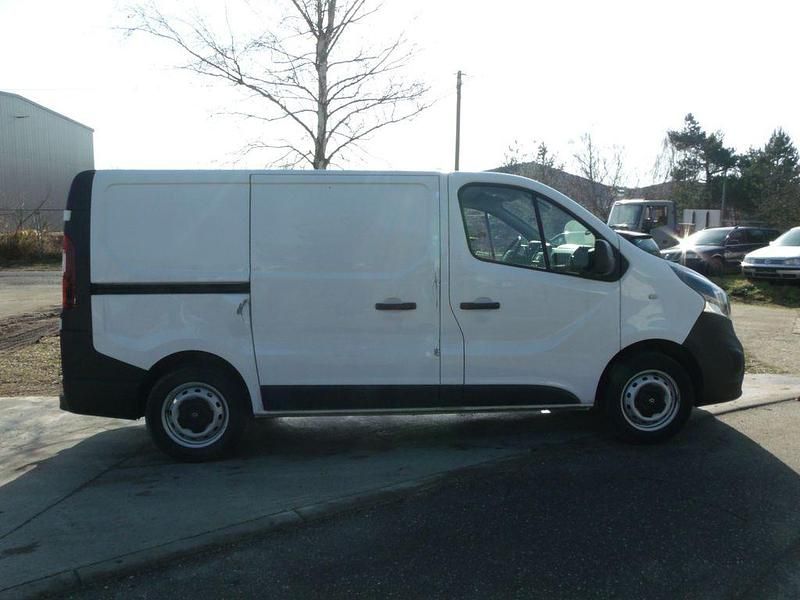 Second-hand Opel Vivaro 95 CP (69 kW) 2018 Alb Monovolum